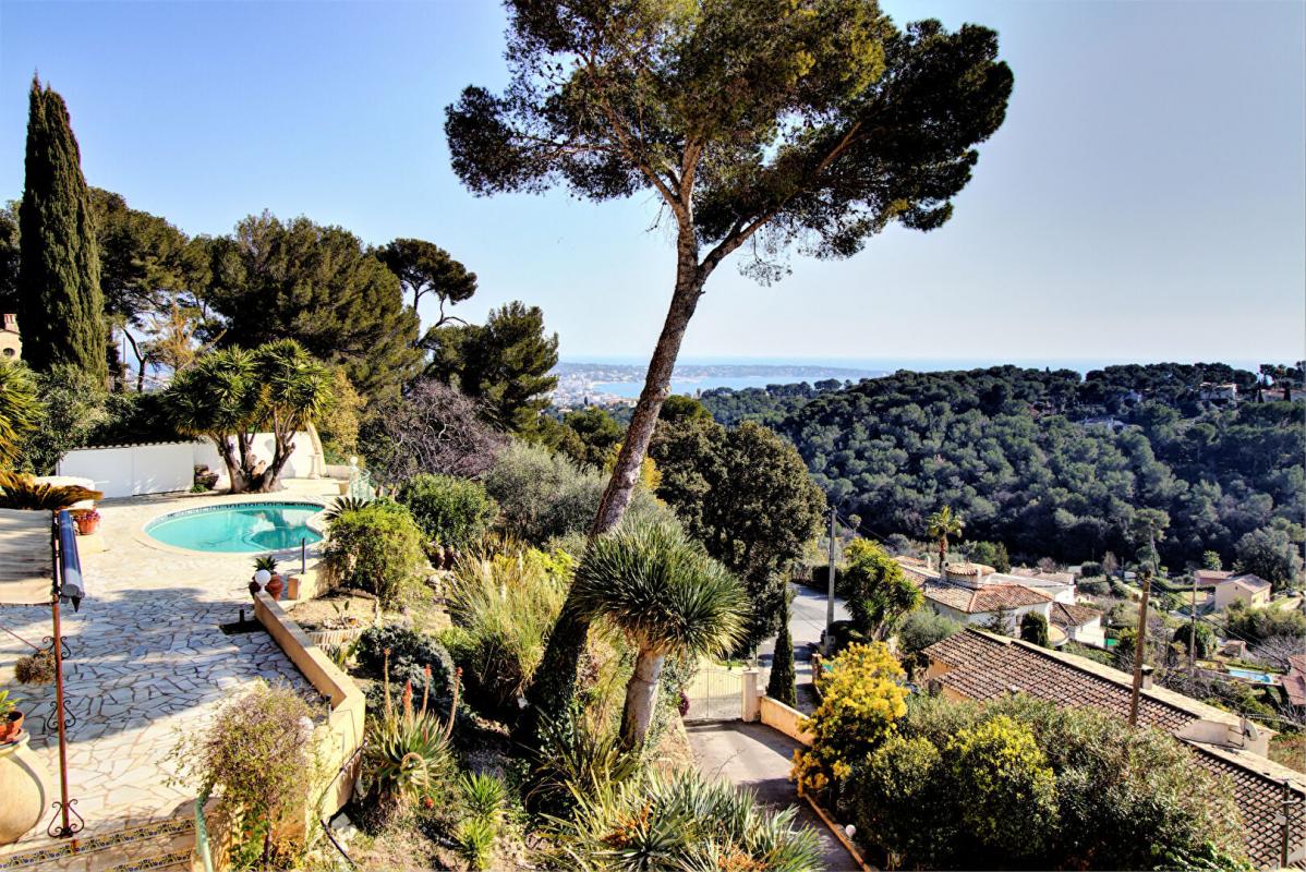 Villa avec vue mer panoramique sur le Cap d’Antibes - 3641373PMVORZ