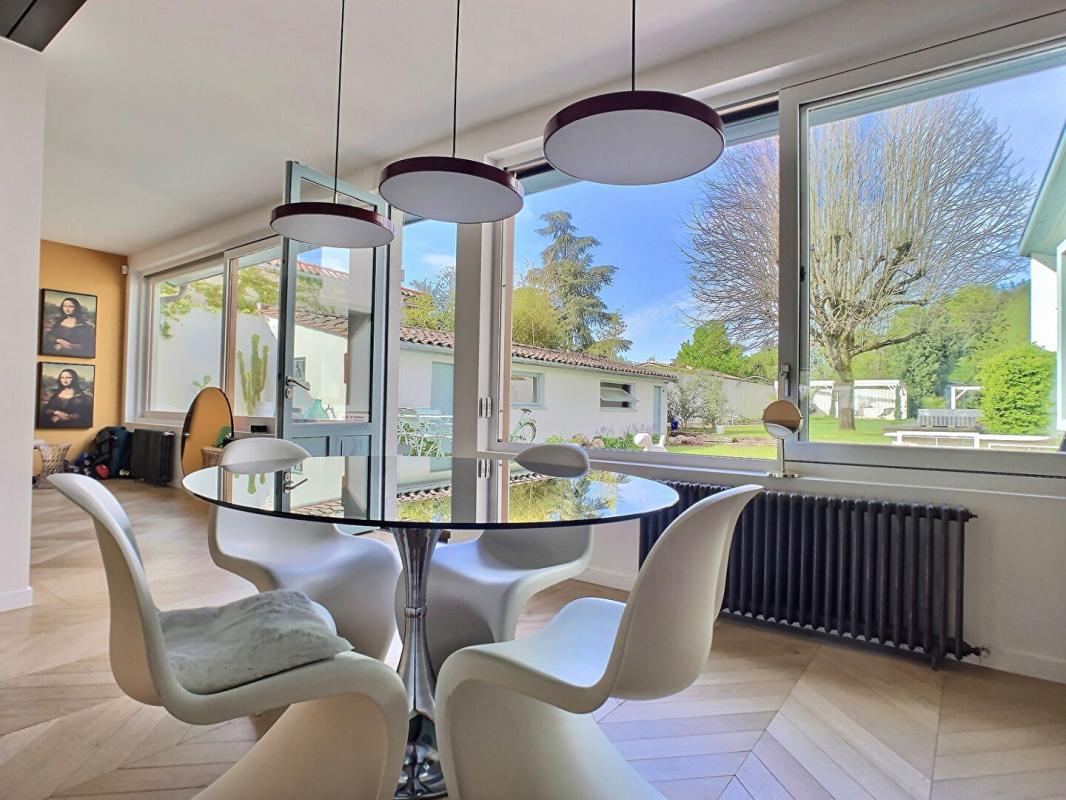 Maison Begles 6 pièce(s) 230 m2 - 385714D3PARY