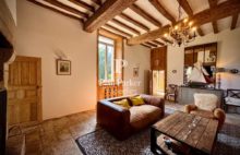 Ancien presbytère du 17e. siècle entièrement rénové  en coeur du bourg – 10 pièces 278 m2 - 4058533PVIH