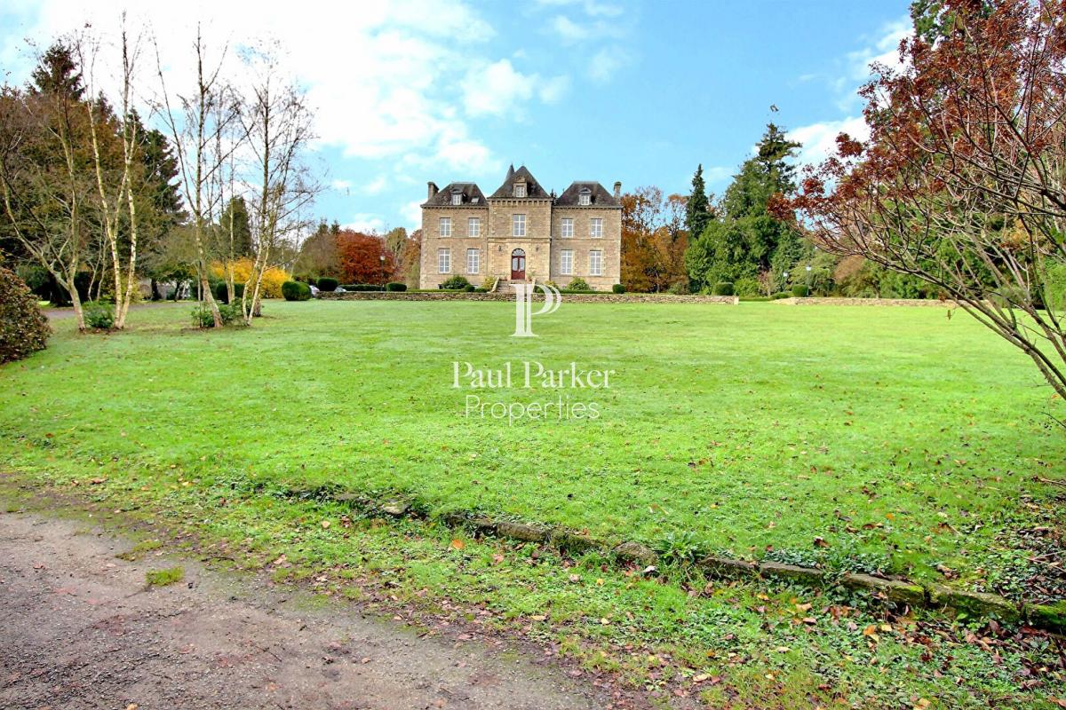 Château – Hôtel et gîtes sur 17 ha - 373782.3PADR