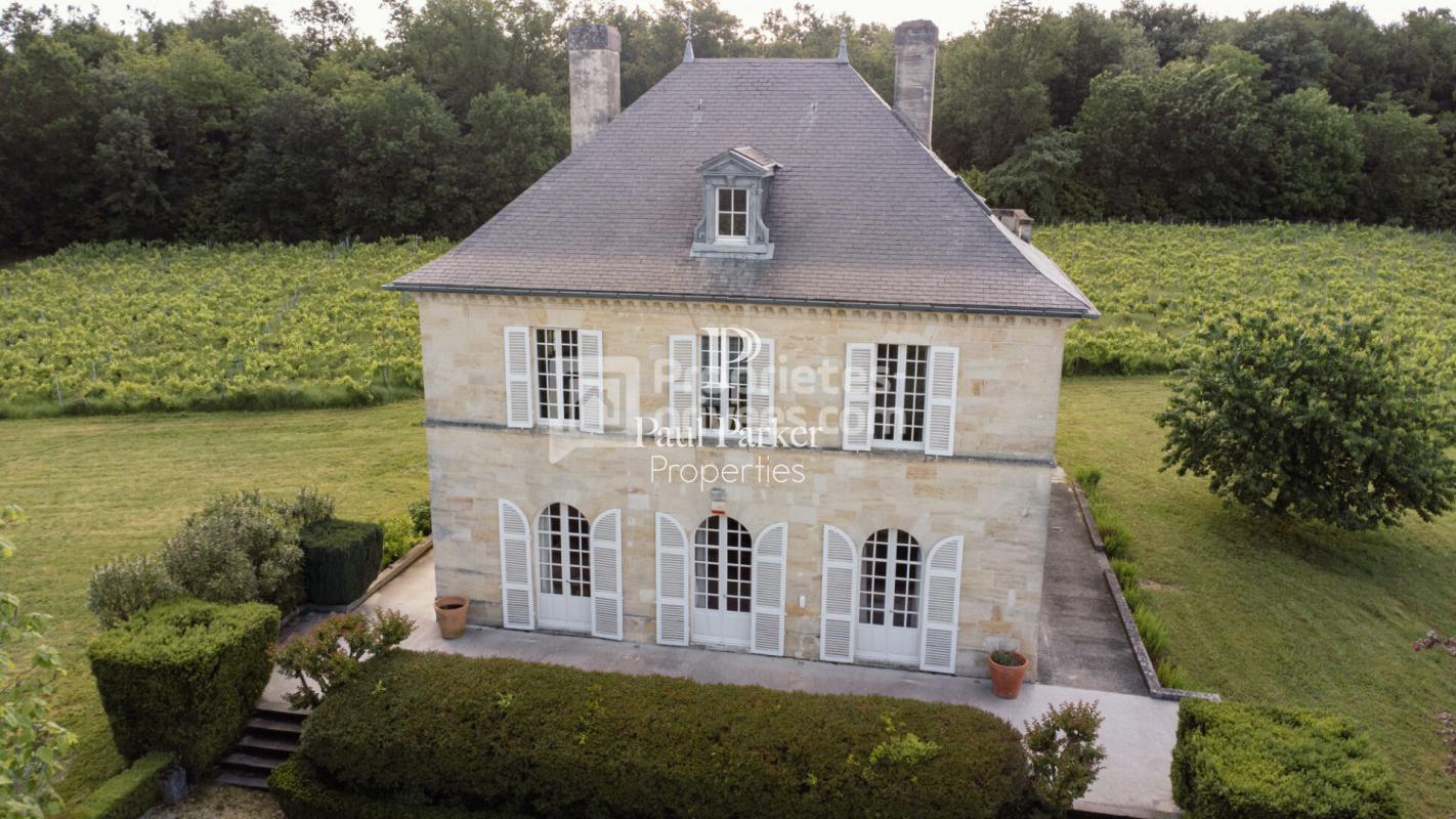 Maison de Maitre Yvrac 8 pièce(s) 250 m2 - 3697923PCMILC3PCMIL