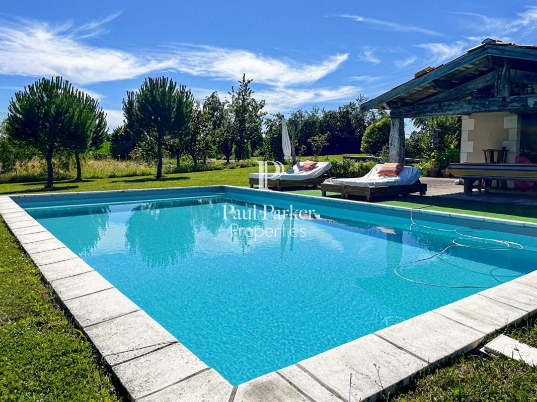 Maison de pays Barbezieux Saint Hilaire 7 pièces piscine 4 chambres dépendances 307 m2 - 3898573PCMILA3PCMIL