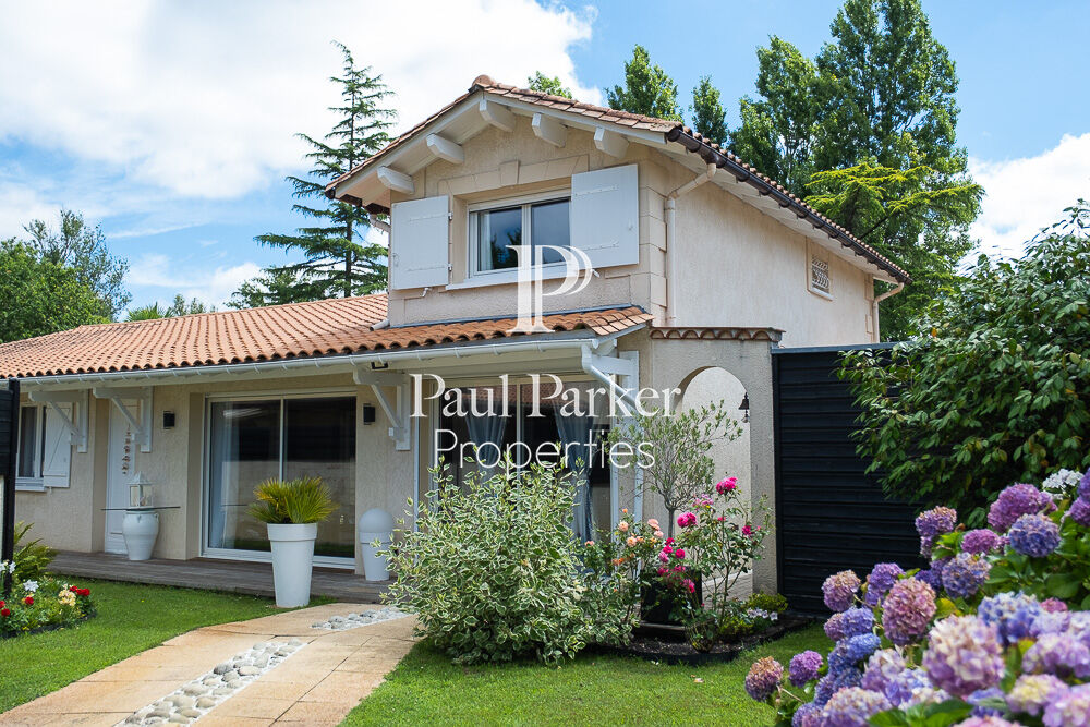 MAGNIFIQUE MAISON FAMILIALE AVEC 4 CHAMBRES  JARDIN ET GRANDE PISCINE - 4136633PPBD