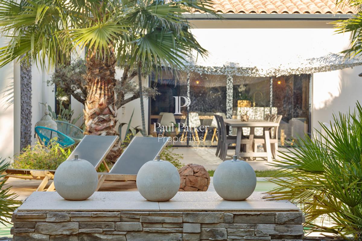 Contemporary Villa with Pool and Independent Apartment - 3937183PEPN