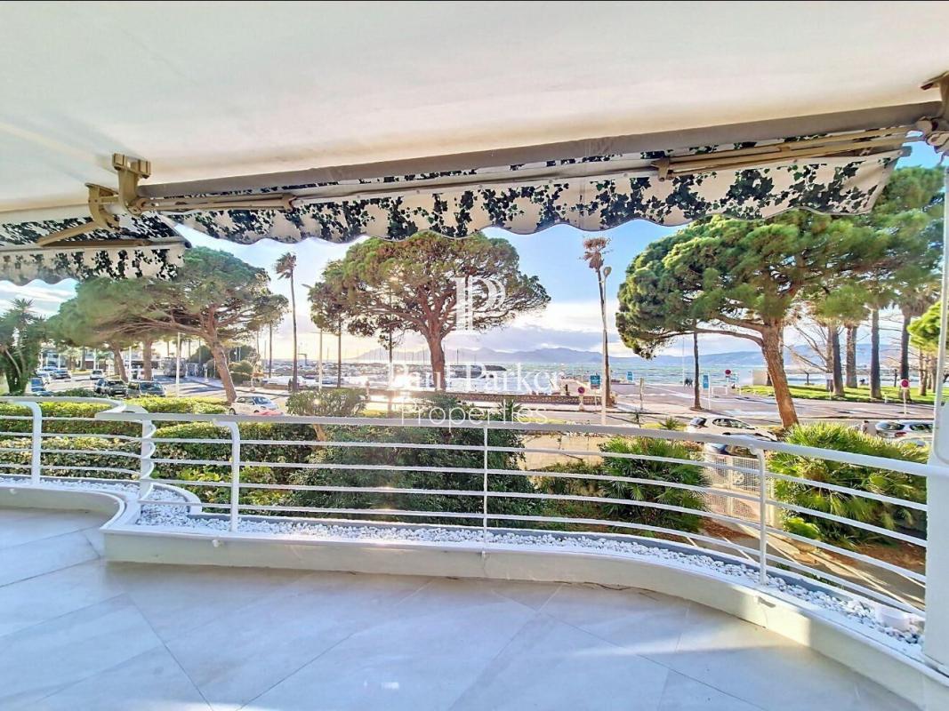 Cannes Pointe Croisette – Appartement rénové avec vue mer panoramique - 4150193PMVORZ