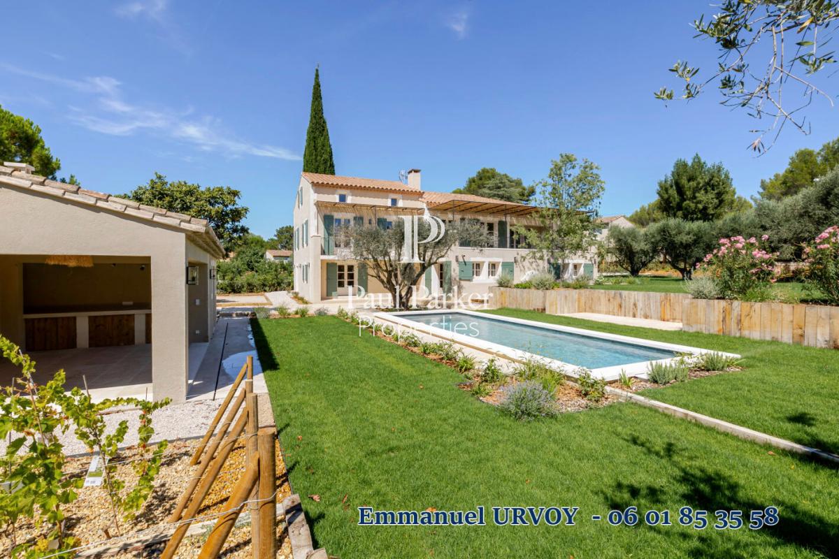 FONTVIEILLE – Parc Naturel des Alpilles: demeure de caractère avec piscine et parc paysagé - 4210843PUVE