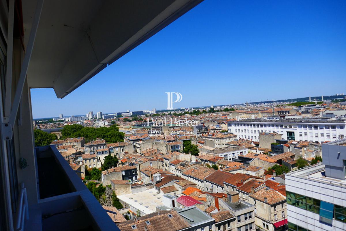 Bordeaux Meriadeck appartement dernier étage trois chambres ascenseur et parking - 4229053PPBD