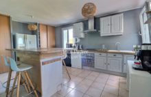 Propriété avec piscine et vaste dépendance - 4255683PSNV