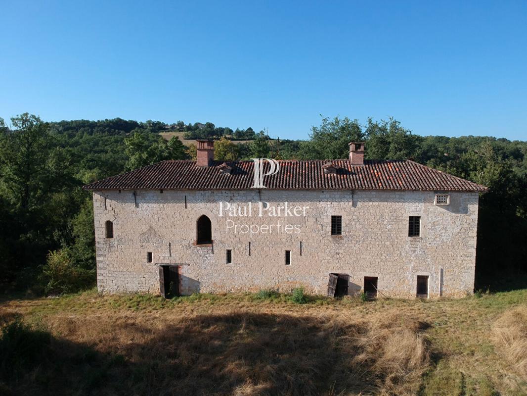Manoir du 13ème avec une longère, pigeonnier et grange sur plus de 13Ha - 4267323PEMM