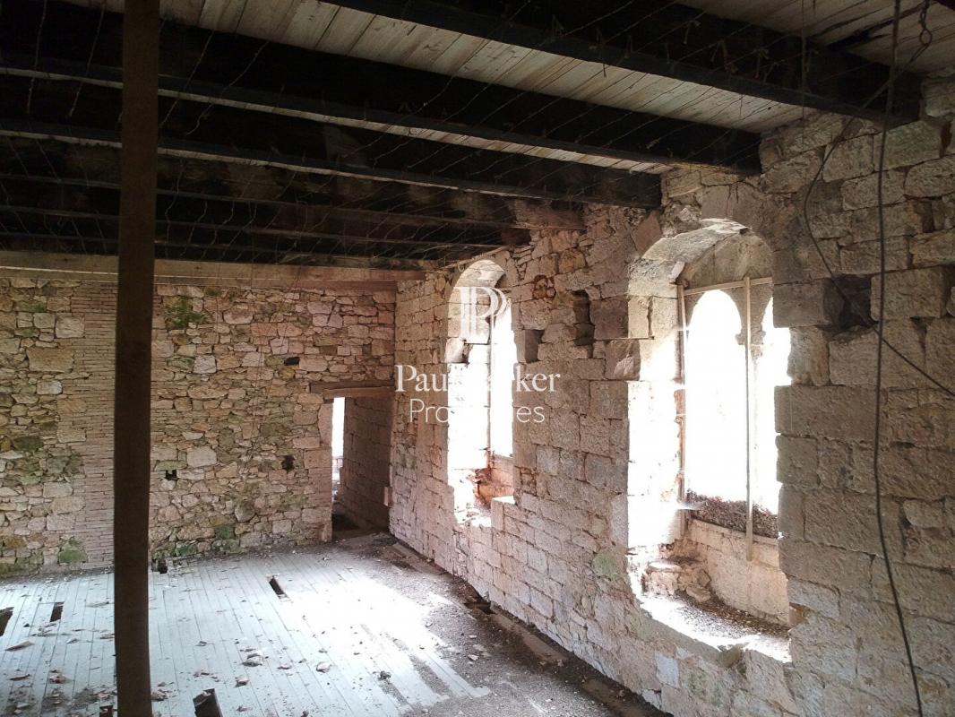 Manoir du 13ème avec une longère, pigeonnier et grange sur plus de 13Ha - 4267323PEMM
