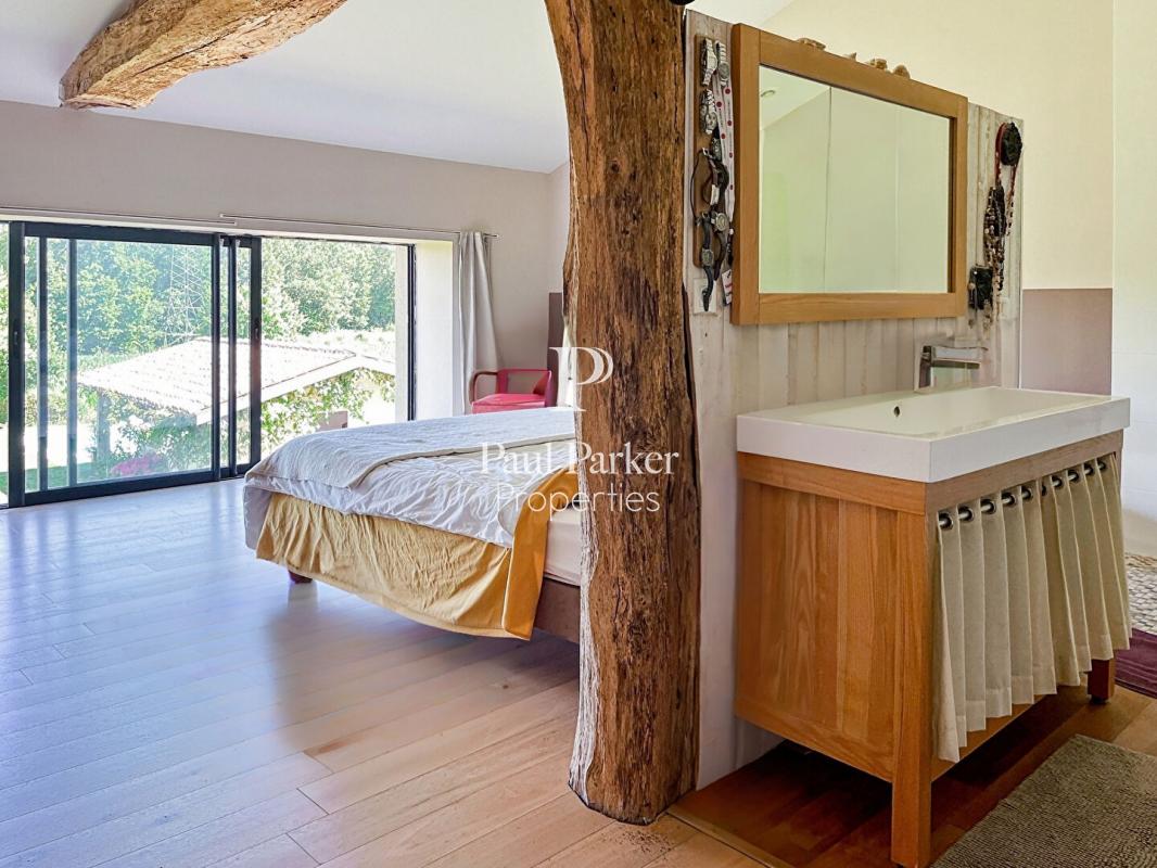 Maison de pays Barbezieux Saint Hilaire 7 pièces piscine 4 chambres dépendances 307 m2 - 3898573PCMILC3PCMIL