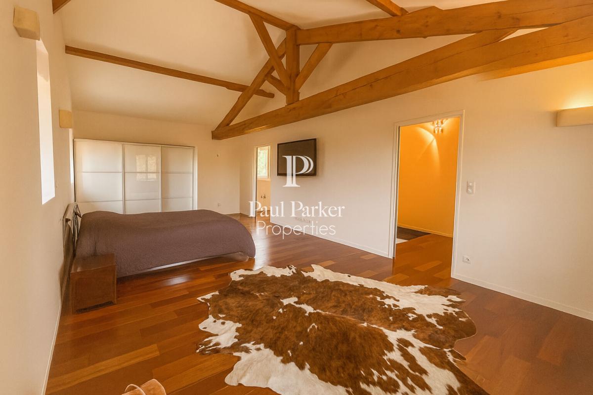 Villa d’exception Montpon Ménestérol 7 piéces, piscine, 6400 m² de terrain - 4198023PCMILC3PCMIL