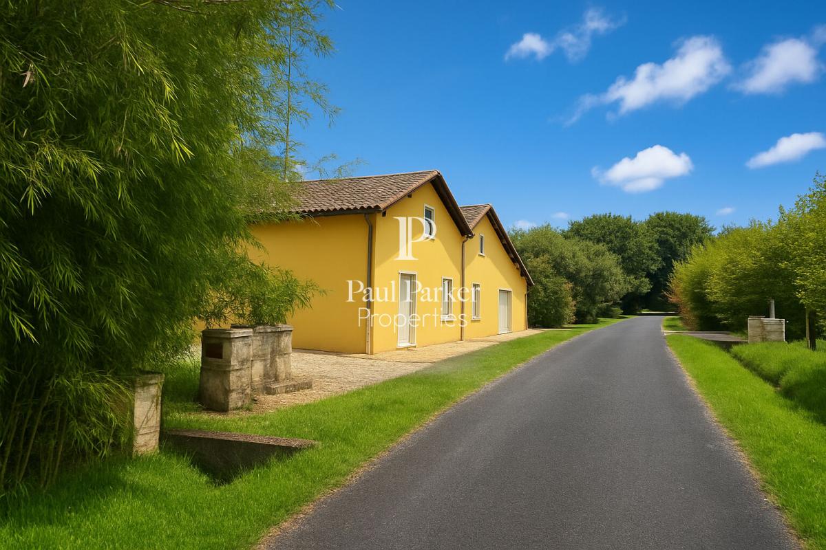 Propriété équestre Montpon Ménestérol 20 pièces 859 m2 sur 22 hectares - 4229243PCMILA3PCMIL