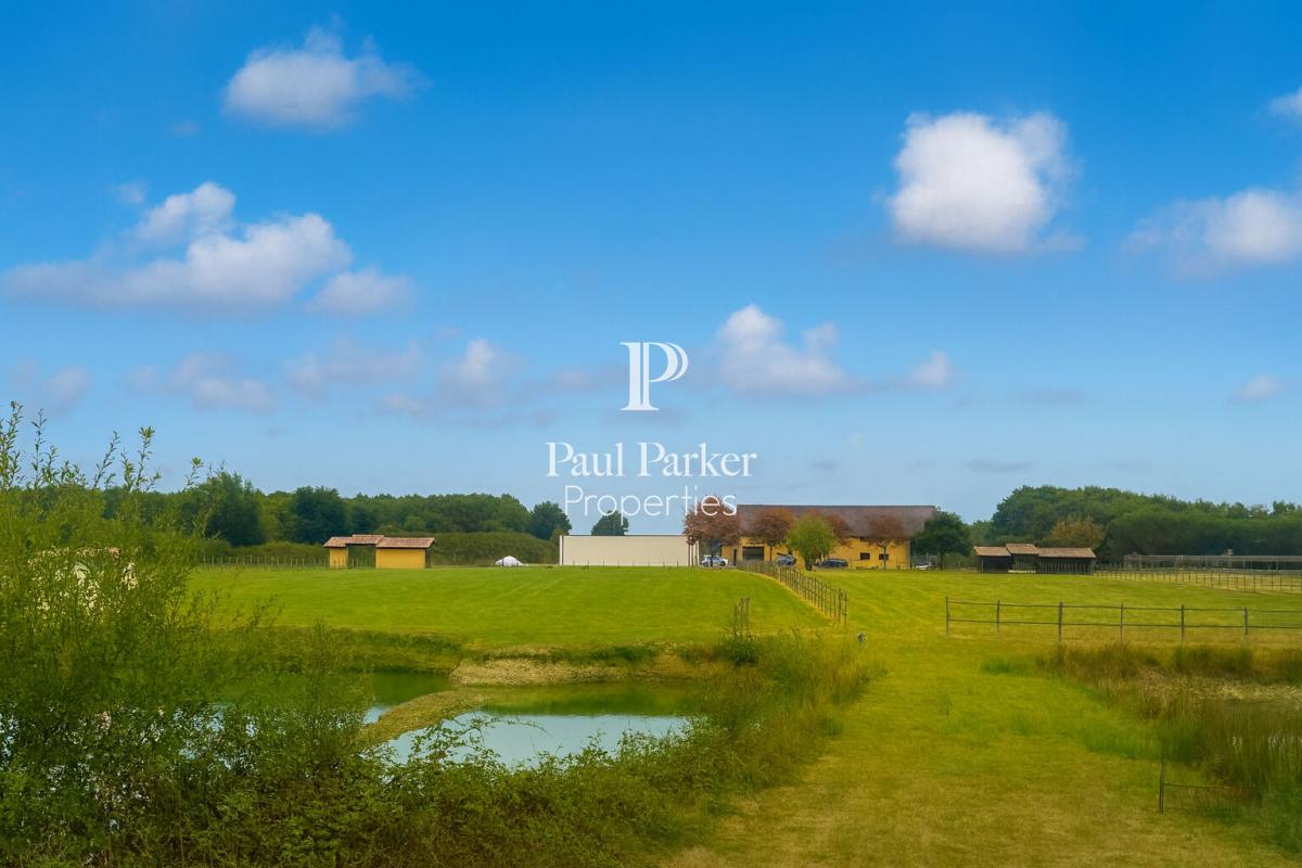 Propriété équestre Montpon Ménestérol 20 pièces 859 m2 sur 22 hectares - 4229243PCMILA3PCMIL