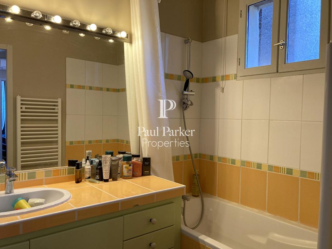 Appartement duplex avec ascenseur, grande terrasse en hypercentre - 4273043PEMM