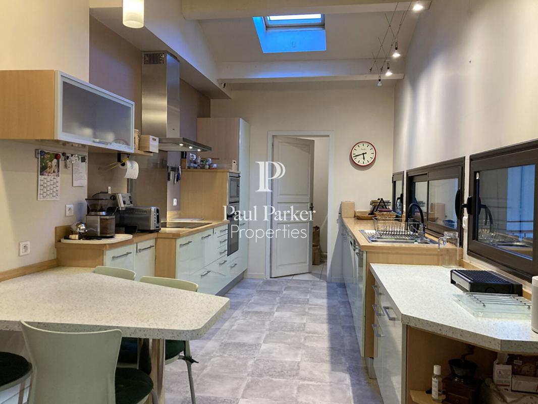 Appartement duplex avec ascenseur, grande terrasse en hypercentre - 4273043PEMM