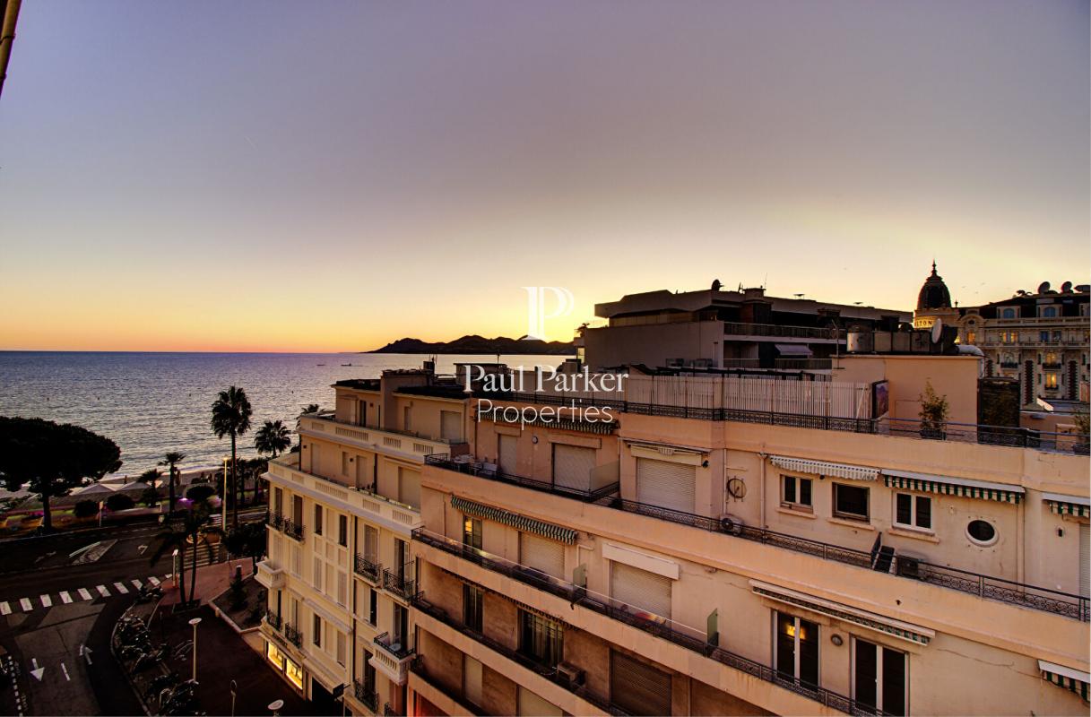 Cannes Croisette – Élégant appartement rénové avec vue sur la Méditerrané - 4268223PMVORZ