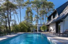 Architect-Designed Home with Heated Pool A Refined Retreat on the Edge of Vannes - 4276383PVIH
