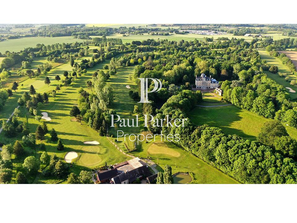 Château  XVIII è et domaine golfique sur 67 ha avec droit à construire - 412622.3PADR