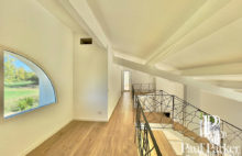 Au nord Aix-En-Provence Villa post moderne pour villégiature familiale 10 pièce(s) 248.50 m2 / 5 chambres + 1 studio / 4225 m2 terrain - 4296303PCML