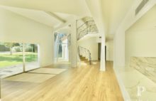 Au nord Aix-En-Provence Villa post moderne pour villégiature familiale 10 pièce(s) 248.50 m2 / 5 chambres + 1 studio / 4225 m2 terrain - 4296303PCML