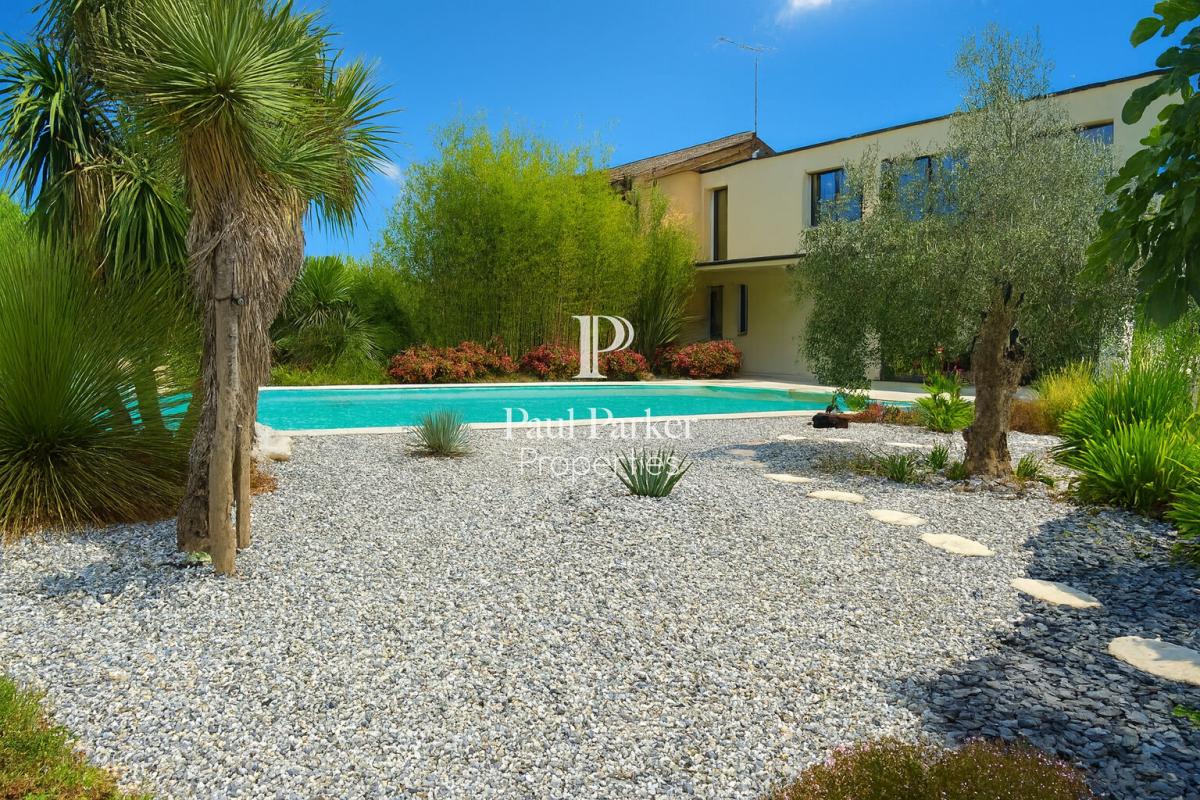 Villa d’exception Montpon Ménestérol 7 piéces, piscine, 6400 m² de terrain - 4198023PCMILB3PCMIL
