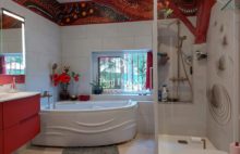 Sud Agen : Ensemble immobilier : 14 pièces, 450m2,  Composée d’une Chartreuse du XVII, 3 Gites, Dépendances, Piscine, Parc, Vue - 4322423PTOE