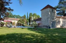 Sud Agen : Ensemble immobilier : 14 pièces, 450m2,  Composée d’une Chartreuse du XVII, 3 Gites, Dépendances, Piscine, Parc, Vue - 4322423PTOE