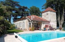 Sud Agen : Ensemble immobilier : 14 pièces, 450m2,  Composée d’une Chartreuse du XVII, 3 Gites, Dépendances, Piscine, Parc, Vue - 4322423PTOE