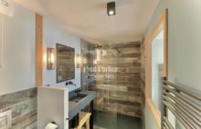 Demeure de prestige CHALET à MONTGENÈVRE   Alpes du Sud 8 pièce(s) 190 m2  surface habitable / 4 Chambres +1 Suite /  2 Terrasses + Jacuzzi / Séjour cuisine 62 m2/ Garage X2 - 4304123PCML