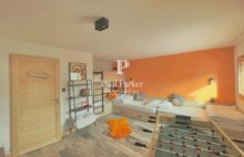 Demeure de prestige CHALET à MONTGENÈVRE   Alpes du Sud 8 pièce(s) 190 m2  surface habitable / 4 Chambres +1 Suite /  2 Terrasses + Jacuzzi / Séjour cuisine 62 m2/ Garage X2 - 4304123PCML