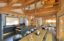 Demeure de prestige CHALET à MONTGENÈVRE   Alpes du Sud 8 pièce(s) 190 m2  surface habitable / 4 Chambres +1 Suite /  2 Terrasses + Jacuzzi / Séjour cuisine 62 m2/ Garage X2 - 4304123PCML