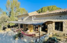 Demeure de prestige Lourmarin – Mas XVIIIème de caractère  – trame contemporaine 198 m2  habitables / Terrain 6200 m2 / 4 chambres / 1 studio 19 m2 / 1 annexe 20 m2 - 4329143PCML