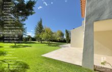 Au nord Aix-En-Provence Villa post moderne pour villégiature familiale 10 pièce(s) 248.50 m2 / 5 chambres + 1 studio / 4225 m2 terrain - 4296303PCML