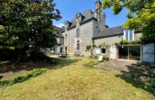 MORBIHAN – Ancien presbytère du 17e. siècle entièrement rénové  en coeur du bourg  de PLESCOP – 10 pièces 278 m2 - 4058533PVIH