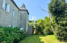 MORBIHAN – Ancien presbytère du 17e. siècle entièrement rénové  en coeur du bourg  de PLESCOP – 10 pièces 278 m2 - 4058533PVIH