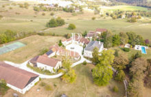 Propriété de Prestige et ses dépendances, Domaine de 61 hectares, Au coeur du Périgord 24160 - 4106193PENL