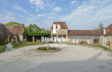 Propriété de Prestige et ses dépendances, Domaine de 61 hectares, Au coeur du Périgord 24160 - 4106193PENL