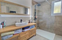 Propriété avec vue panoramique, vaste dépendance et piscine - 4255683PSNV