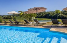 Château authentique du XIIIe siècle avec trois gîtes, piscine et 2 ha - 