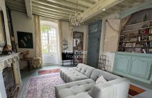 Château authentique du XIIIe siècle avec trois gîtes, piscine et 2 ha - 