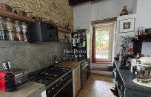 Château authentique du XIIIe siècle avec trois gîtes, piscine et 2 ha - 