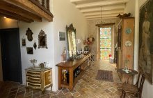 Château authentique du XIIIe siècle avec trois gîtes, piscine et 2 ha - 