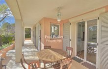 Aix-en-Provence – Élégante villa de villégiature avec piscine lagon, à proximité immédiate de l&rsquo;Archevêché et du parking Pasteur /10 pièce(s) 220 m2  de surface  habitable / 1 suite  parentale + 4 Chambres + 1 Studio + 4 Sde +  Piscine / Terrain  jardin 1 - 4417293PCML