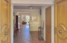 Aix-en-Provence – Élégante villa de villégiature avec piscine lagon, à proximité immédiate de l&rsquo;Archevêché et du parking Pasteur /10 pièce(s) 220 m2  de surface  habitable / 1 suite  parentale + 4 Chambres + 1 Studio + 4 Sde +  Piscine / Terrain  jardin 1 - 4417293PCML