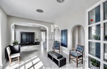 Aix-en-Provence Ouest . Élégance provençale revisitée, à 14 min du centre 10 pièce(s) 205 m2 - 4251133PCML