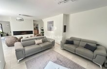 Rognes Villa Rénovée d&rsquo;Exception sur 2 Hectares avec Piscine et Vue Nature - 4482623PKCH