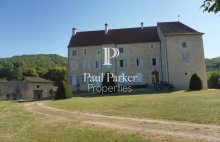 CHÂTEAU DE CARACTÈRE AVEC VUE PANORAMIQUE ? AXE LYON / GENÈVE - 4474463PUMY