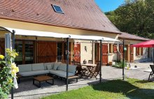 Ensemble contemporain avec maison principale, gîte indépendant, piscine chauffée et vaste terrain - 4526213PPBRA