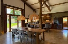 Un domaine d’exception en Dordogne avec trois maisons de caractère et deux granges - 4525833PPBRA